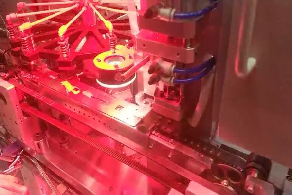 激光是如何打標(biāo)刻字的，飛行打標(biāo)又是什么意思