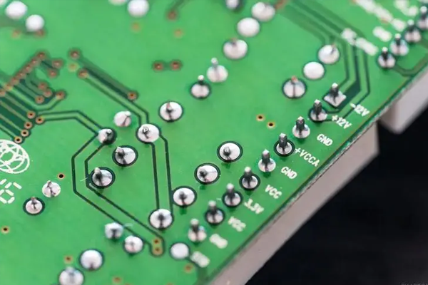 機(jī)器視覺在復(fù)雜環(huán)境下焊接、焊點(diǎn)的自動化缺陷檢測應(yīng)用