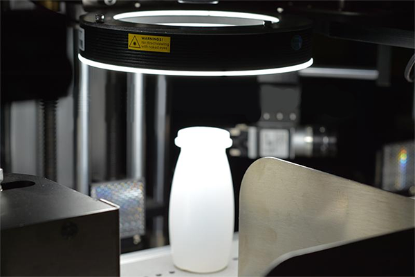 機(jī)器視覺下的PET瓶檢測，完美打造高效、智能化的飲料瓶生產(chǎn)線