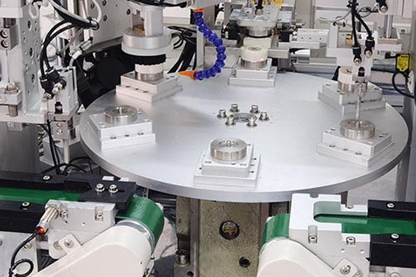 機(jī)器視覺轉(zhuǎn)盤式覆膜應(yīng)用