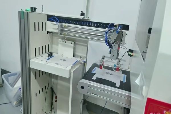 機(jī)器視覺(jué)的皮帶線貼藍(lán)膜應(yīng)用