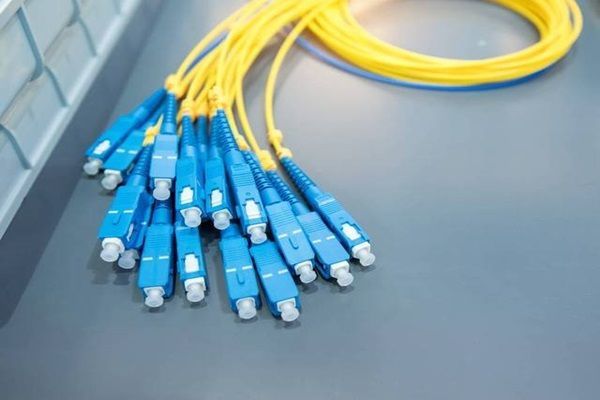 AI賦能光纖通信行業(yè)：自動光纖端面檢測設(shè)備，實現(xiàn)光纖端面缺陷高精度檢出